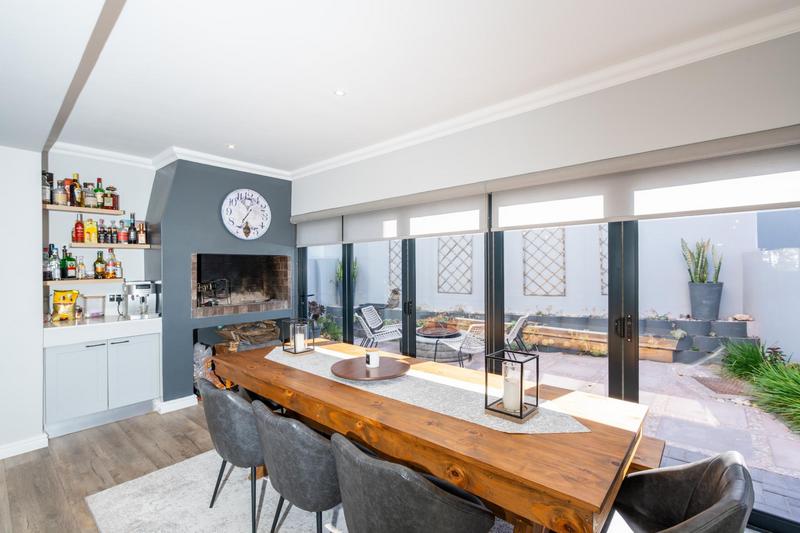 4 Bedroom Property for Sale in Calypso Beach Western Cape